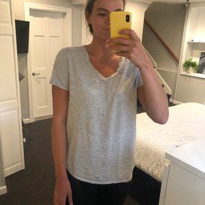 360Cashmere (Sweater) V-Neck. Size Large.